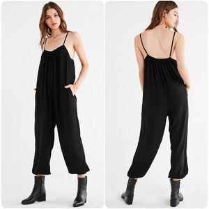 Urban Outfitters Slouchy Leg Jumpsuit in Black | Small